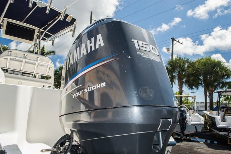 Thumbnail 37 for Used 2005 Sea Hunt 22 Triton boat for sale in West Palm Beach, FL