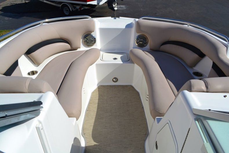 Thumbnail 14 for New 2014 Hurricane SunDeck SD 2200 OB boat for sale in West Palm Beach, FL