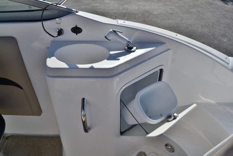 Thumbnail 20 for New 2014 Hurricane SunDeck SD 2200 OB boat for sale in West Palm Beach, FL