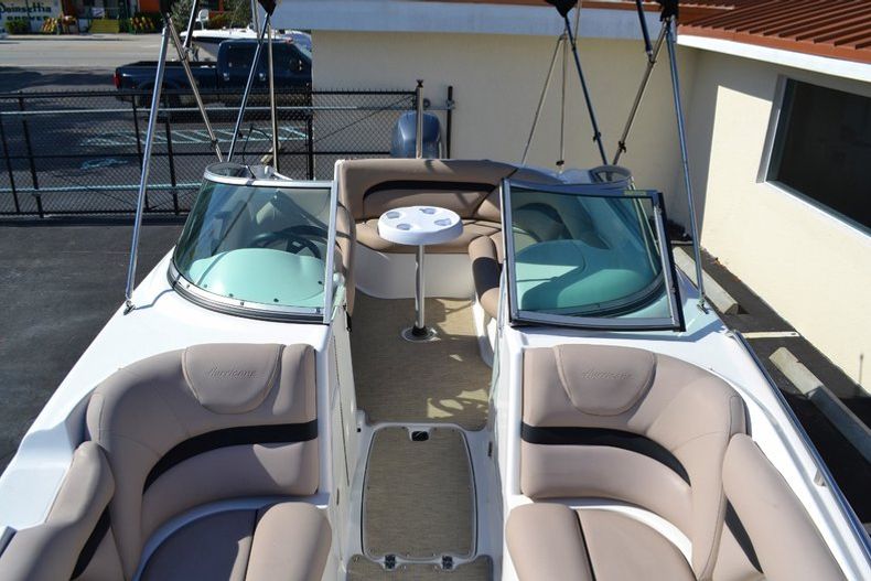 Thumbnail 16 for New 2014 Hurricane SunDeck SD 2200 OB boat for sale in West Palm Beach, FL