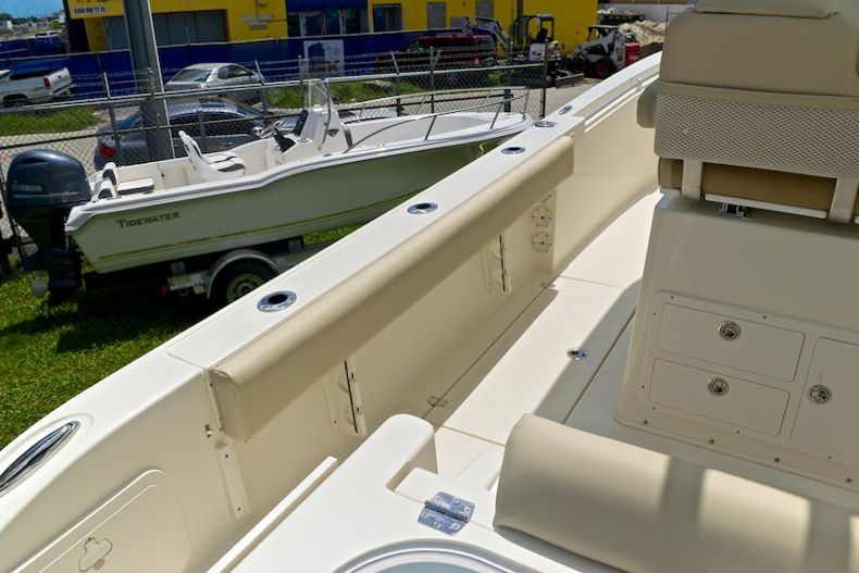 Thumbnail 16 for New 2015 Cobia 256 Center Console boat for sale in Miami, FL