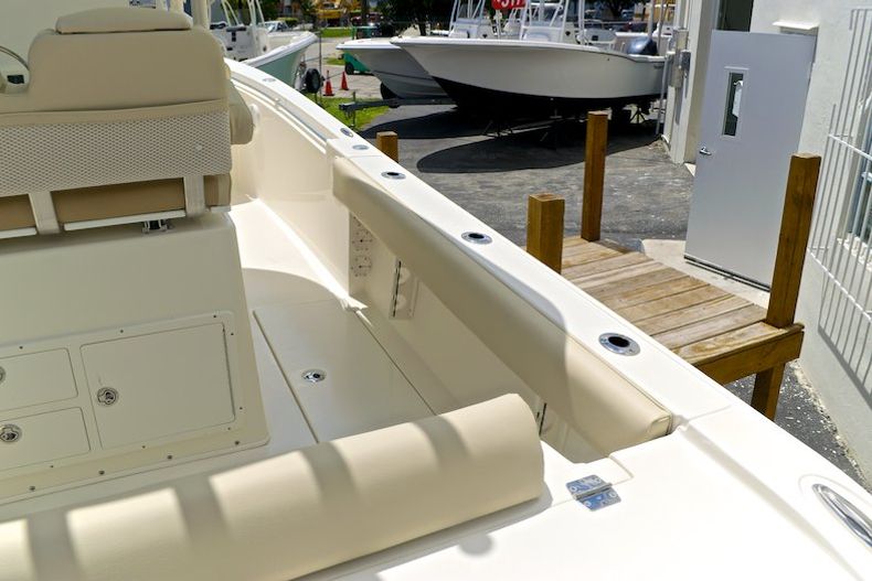 Thumbnail 17 for New 2015 Cobia 256 Center Console boat for sale in Miami, FL