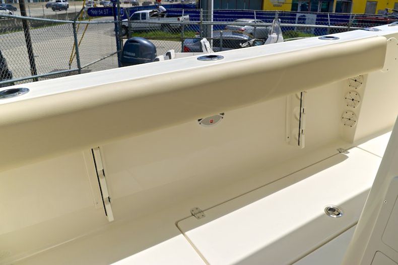 Thumbnail 31 for New 2015 Cobia 256 Center Console boat for sale in Miami, FL
