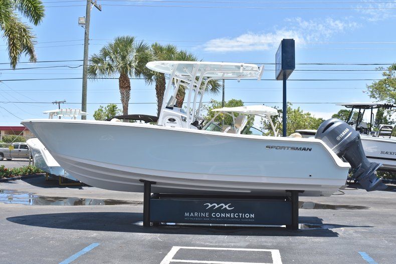 Thumbnail 4 for New 2018 Sportsman Open 232 Center Console boat for sale in Vero Beach, FL