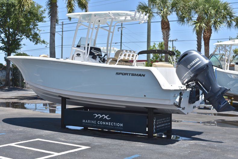Thumbnail 5 for New 2018 Sportsman Open 232 Center Console boat for sale in Vero Beach, FL