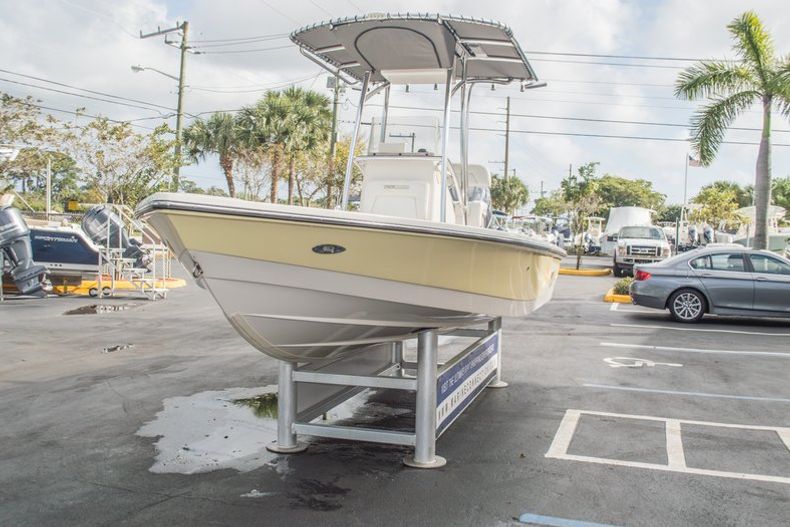 Thumbnail 4 for Used 2008 Pathfinder 2200 boat for sale in West Palm Beach, FL