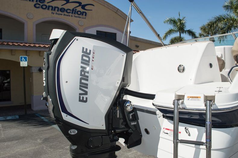 Thumbnail 6 for New 2015 Hurricane SunDeck SD 2400 OB boat for sale in Miami, FL