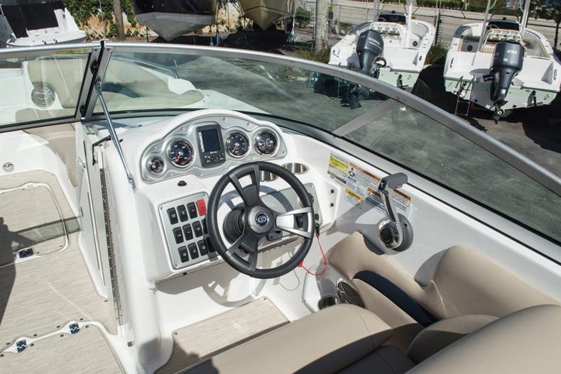 Thumbnail 11 for New 2015 Hurricane SunDeck SD 2400 OB boat for sale in Miami, FL