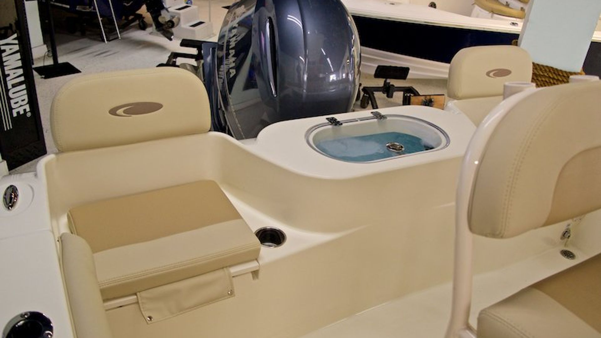 New 2016 Cobia 217 Center Console #R003 image 8