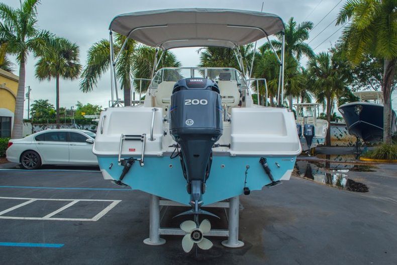 Thumbnail 6 for Used 2004 Cobia 210 WAC Walkaround boat for sale in West Palm Beach, FL