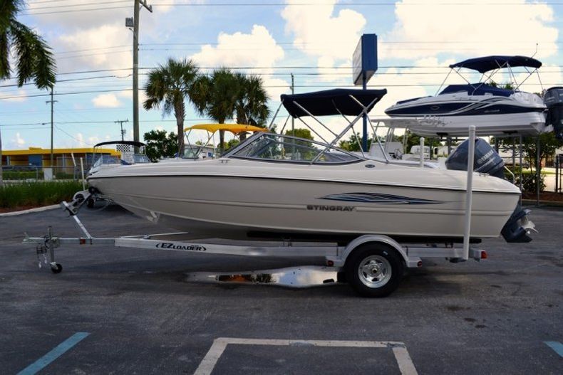 Thumbnail 4 for New 2013 Stingray 191 RX Bowrider boat for sale in West Palm Beach, FL