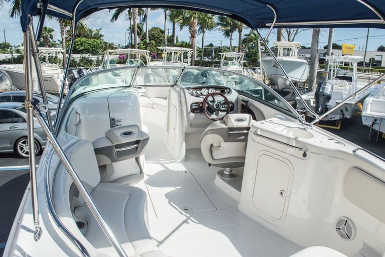 Thumbnail 12 for Used 2006 Chaparral 254 Sunesta Deck Boat boat for sale in West Palm Beach, FL