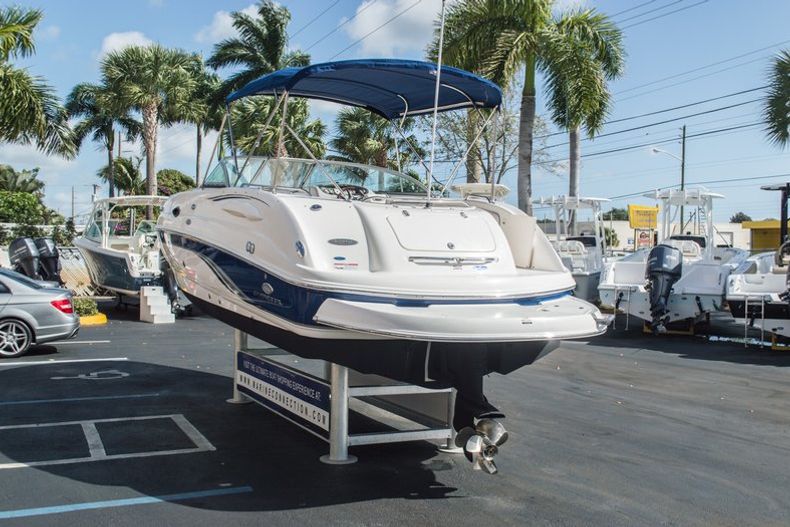 Thumbnail 4 for Used 2006 Chaparral 254 Sunesta Deck Boat boat for sale in West Palm Beach, FL