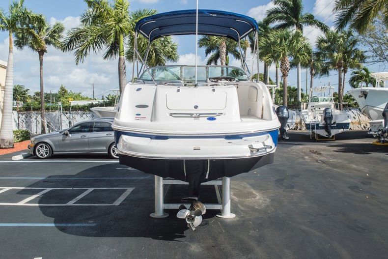 Thumbnail 6 for Used 2006 Chaparral 254 Sunesta Deck Boat boat for sale in West Palm Beach, FL