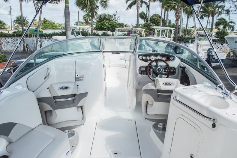 Thumbnail 13 for Used 2006 Chaparral 254 Sunesta Deck Boat boat for sale in West Palm Beach, FL