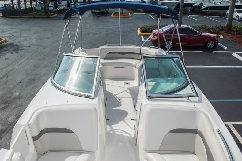 Thumbnail 53 for Used 2006 Chaparral 254 Sunesta Deck Boat boat for sale in West Palm Beach, FL