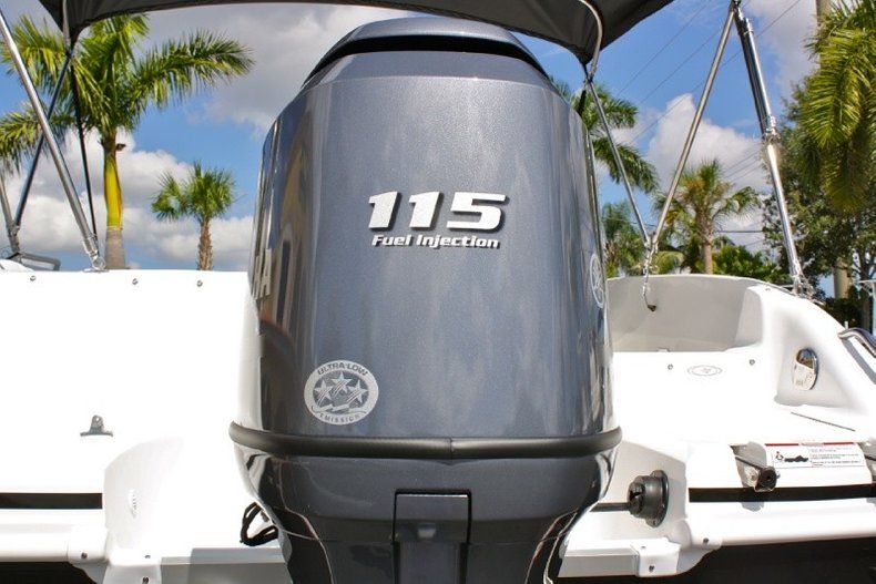 Thumbnail 12 for New 2014 Hurricane SunDeck Sport SS 188 OB boat for sale in West Palm Beach, FL