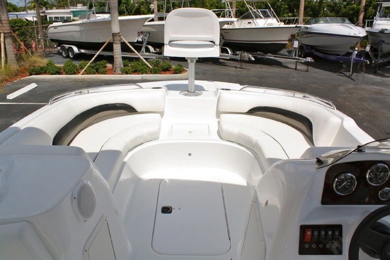 Thumbnail 34 for New 2014 Hurricane SunDeck Sport SS 188 OB boat for sale in West Palm Beach, FL
