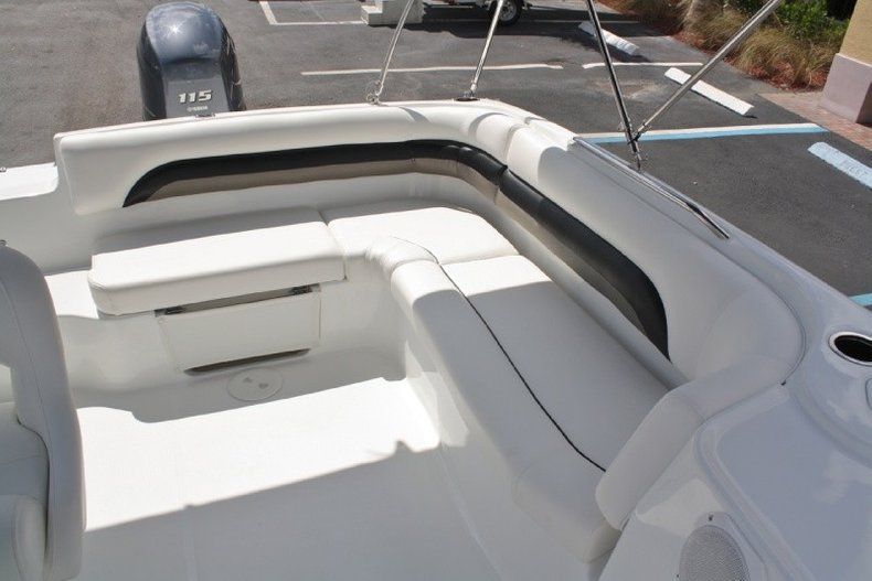 Thumbnail 28 for New 2014 Hurricane SunDeck Sport SS 188 OB boat for sale in West Palm Beach, FL