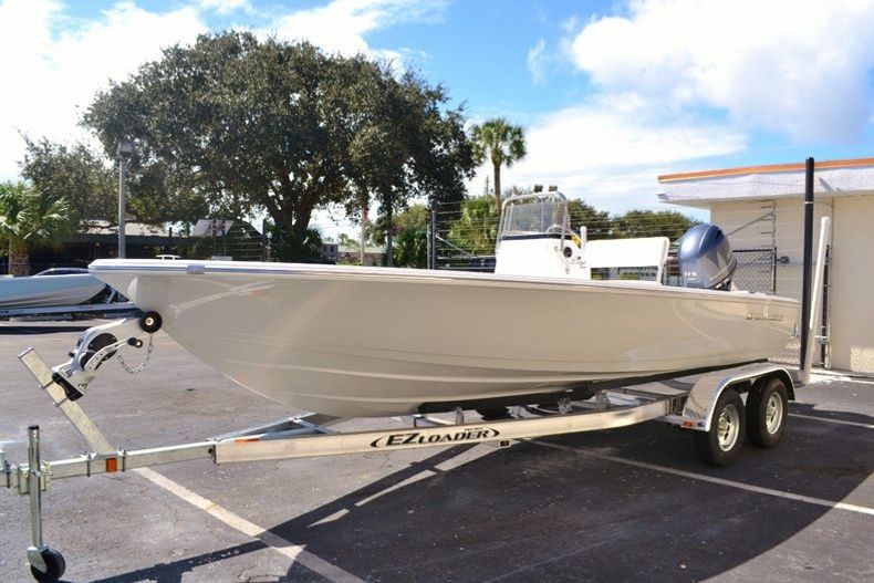 Thumbnail 3 for New 2016 Sportsman 20 Island Bay boat for sale in Vero Beach, FL