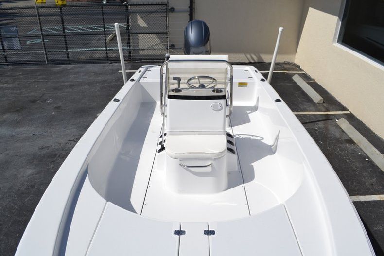 Thumbnail 11 for New 2016 Sportsman 20 Island Bay boat for sale in Vero Beach, FL