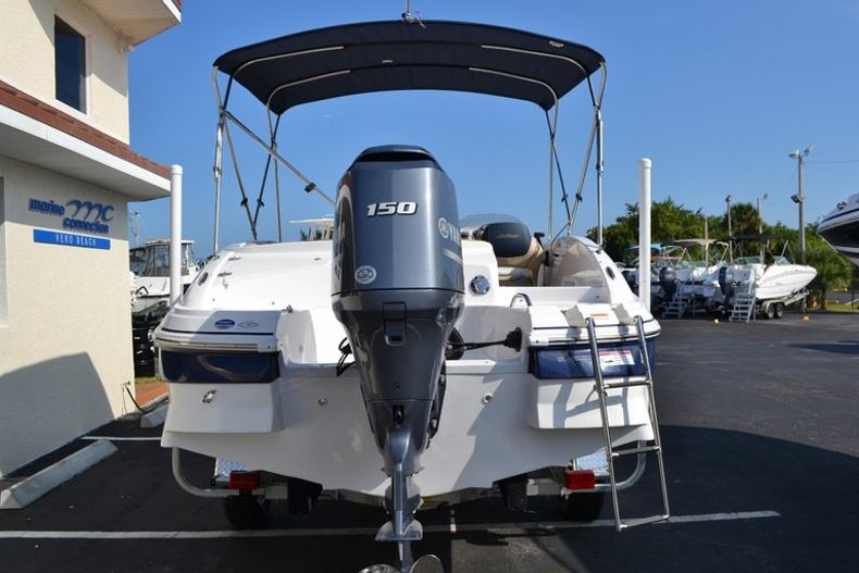 Thumbnail 5 for New 2015 Hurricane SunDeck Sport SS 203 OB boat for sale in Vero Beach, FL
