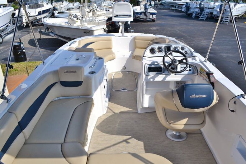Thumbnail 10 for New 2015 Hurricane SunDeck Sport SS 203 OB boat for sale in Vero Beach, FL