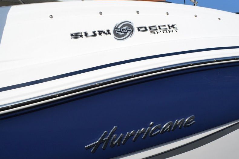 Thumbnail 9 for New 2015 Hurricane SunDeck Sport SS 203 OB boat for sale in Vero Beach, FL