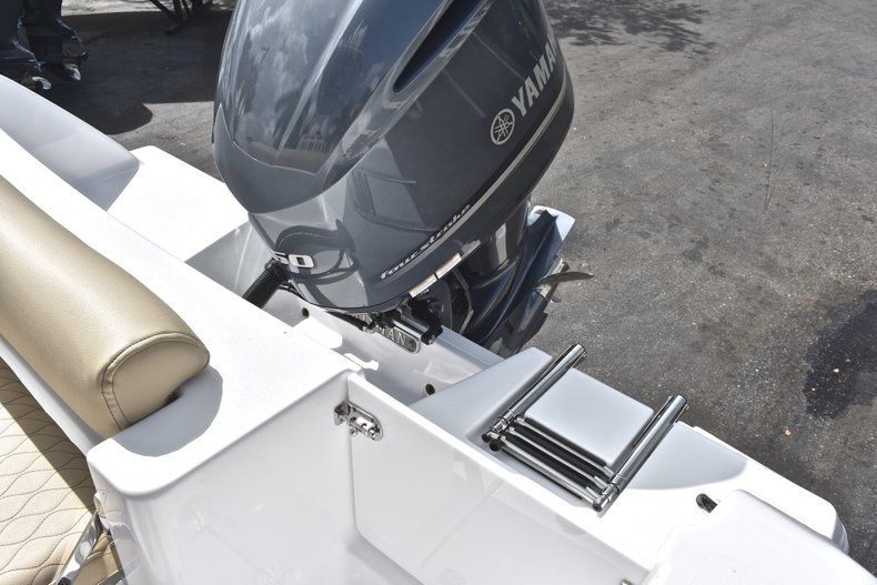 Thumbnail 9 for New 2019 Sportsman Open 232 Center Console boat for sale in West Palm Beach, FL