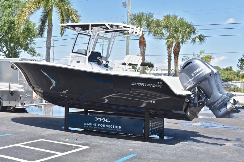Thumbnail 6 for New 2018 Sportsman Open 252 Center Console boat for sale in West Palm Beach, FL