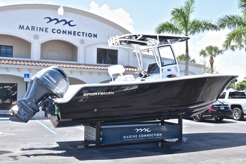 Thumbnail 8 for New 2018 Sportsman Open 252 Center Console boat for sale in West Palm Beach, FL