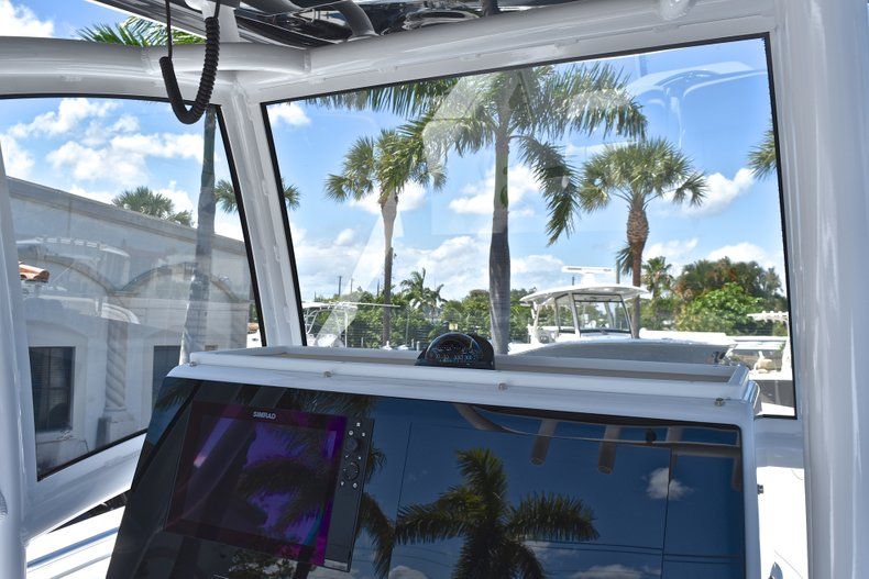 Thumbnail 39 for New 2018 Sportsman Open 252 Center Console boat for sale in West Palm Beach, FL