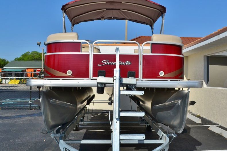 Thumbnail 3 for New 2014 Sweetwater 2086 Cruise 3 Gate boat for sale in Vero Beach, FL