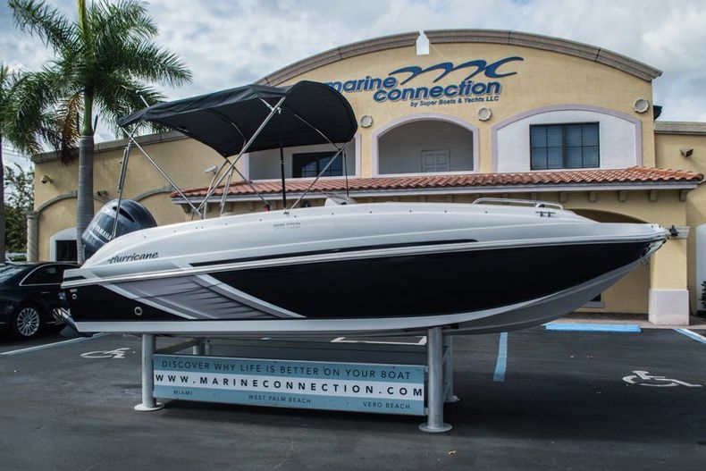 Thumbnail 3 for New 2016 Hurricane SunDeck Sport SS 188 OB boat for sale in West Palm Beach, FL