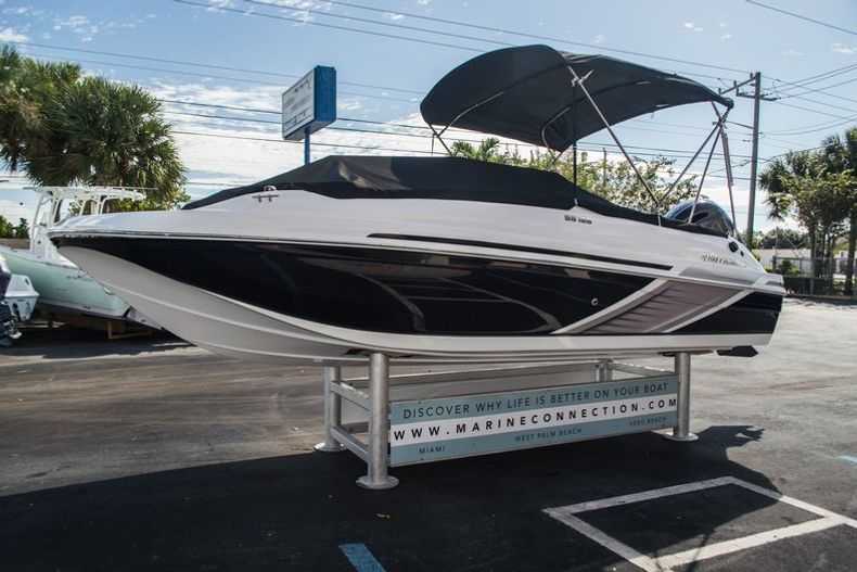 Thumbnail 6 for New 2016 Hurricane SunDeck Sport SS 188 OB boat for sale in West Palm Beach, FL