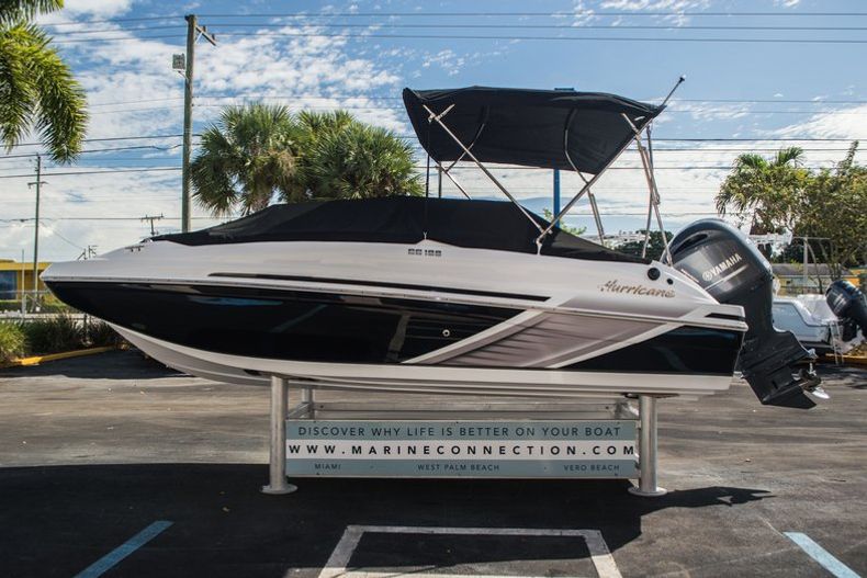 Thumbnail 8 for New 2016 Hurricane SunDeck Sport SS 188 OB boat for sale in West Palm Beach, FL