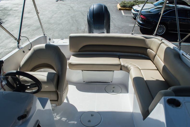 Thumbnail 32 for New 2016 Hurricane SunDeck Sport SS 188 OB boat for sale in West Palm Beach, FL