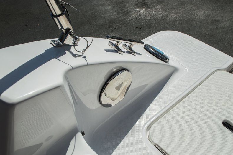 Thumbnail 44 for New 2016 Hurricane SunDeck Sport SS 188 OB boat for sale in West Palm Beach, FL