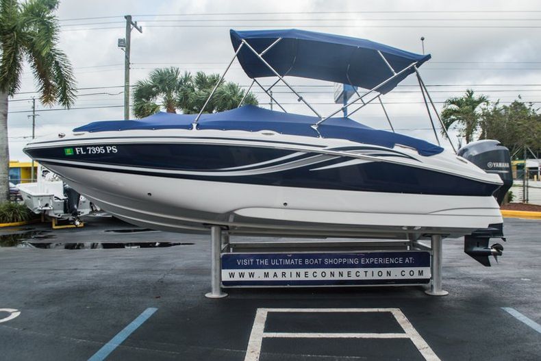 Thumbnail 11 for Used 2013 Hurricane SunDeck Sport SS 220 OB boat for sale in West Palm Beach, FL