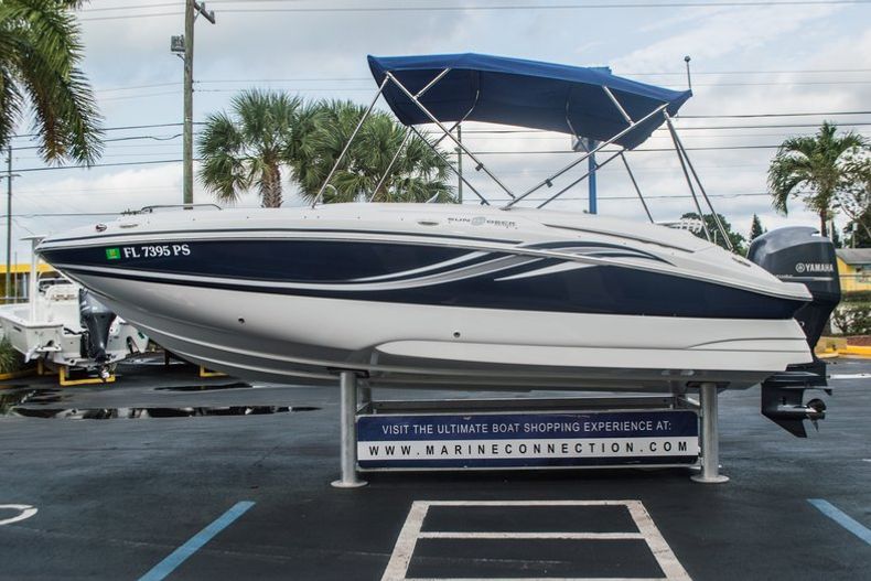 Thumbnail 4 for Used 2013 Hurricane SunDeck Sport SS 220 OB boat for sale in West Palm Beach, FL
