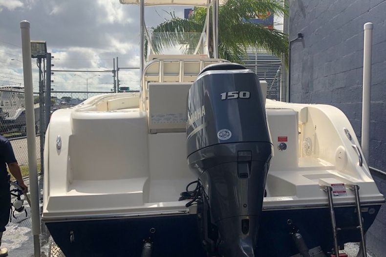 Thumbnail 1 for Used 2015 Cobia 201 Center Console boat for sale in Miami, FL
