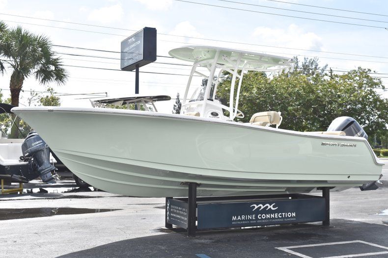 Thumbnail 3 for New 2018 Sportsman Heritage 231 Center Console boat for sale in Miami, FL
