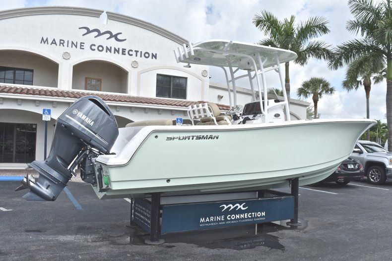 Thumbnail 7 for New 2018 Sportsman Heritage 231 Center Console boat for sale in Miami, FL