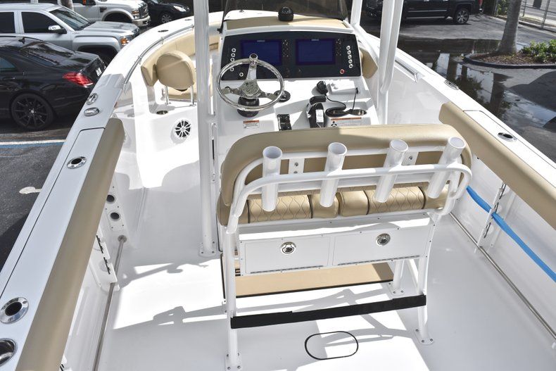 Thumbnail 8 for New 2018 Sportsman Heritage 231 Center Console boat for sale in Miami, FL