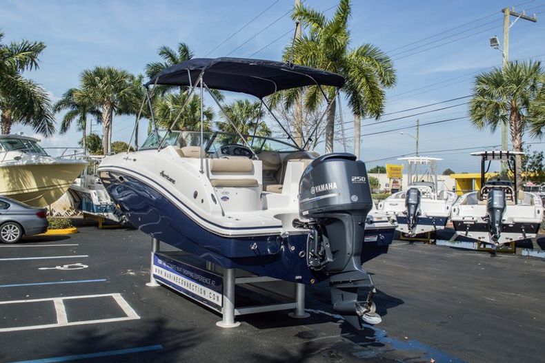 Thumbnail 9 for New 2015 Hurricane SunDeck SD 2486 OB boat for sale in West Palm Beach, FL