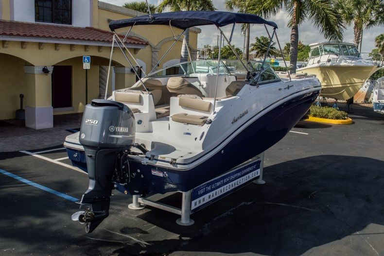 Thumbnail 16 for New 2015 Hurricane SunDeck SD 2486 OB boat for sale in West Palm Beach, FL