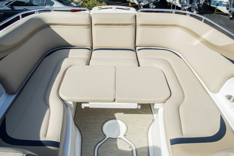 Thumbnail 54 for New 2015 Hurricane SunDeck SD 2486 OB boat for sale in West Palm Beach, FL