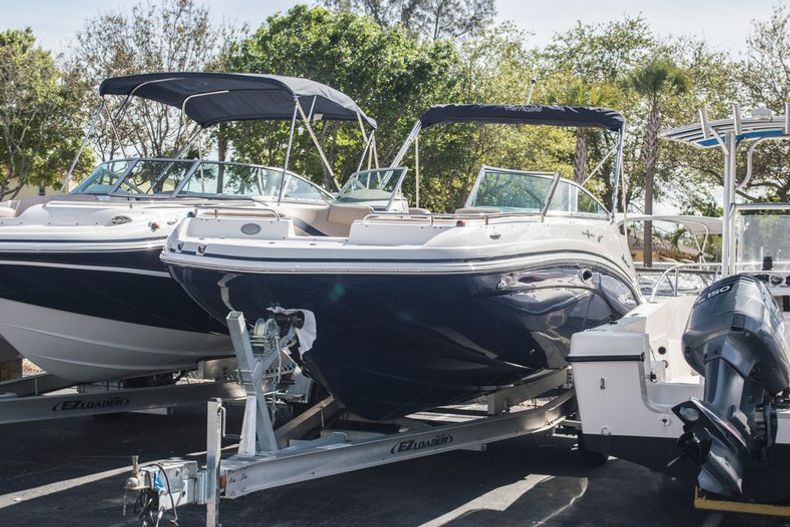 Thumbnail 86 for New 2015 Hurricane SunDeck SD 2486 OB boat for sale in West Palm Beach, FL