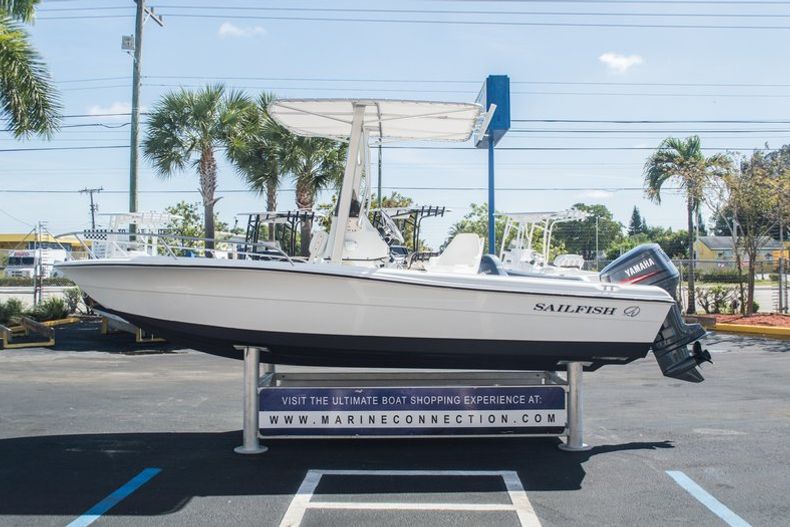 Thumbnail 5 for Used 2001 Sailfish 198 Center Console boat for sale in West Palm Beach, FL