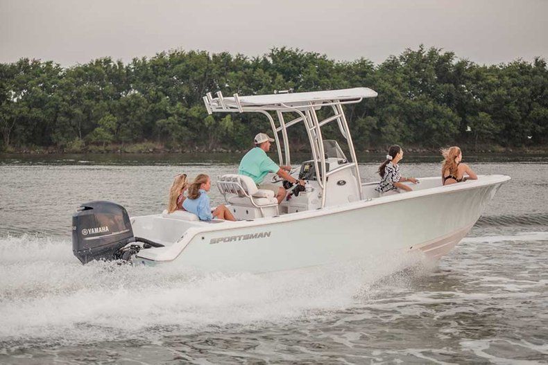 Thumbnail 1 for New 2015 Sportsman Open 212 Center Console boat for sale in Miami, FL